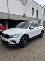 Volkswagen Tiguan Active Matrix Pano - Volkswagen Tiguan: Active