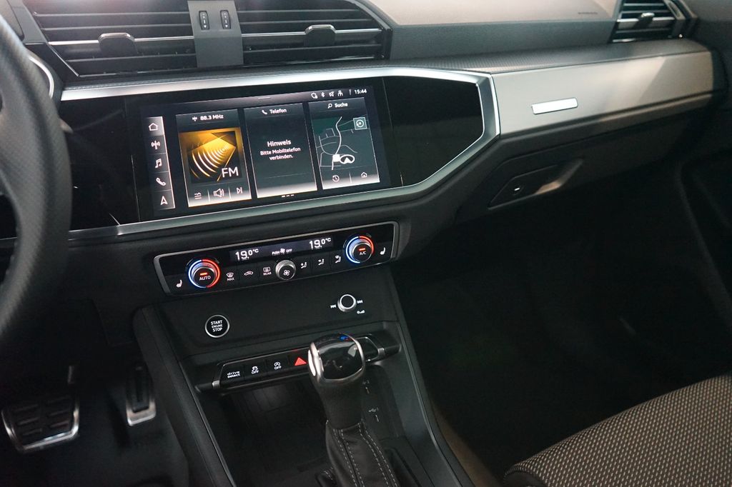 AUDI Q3 Sportback 40 TDI | 2x S line | Pano | SONOS AUDI Q3 Sportback 40 TDI | 2x S line | Pano | SONOS