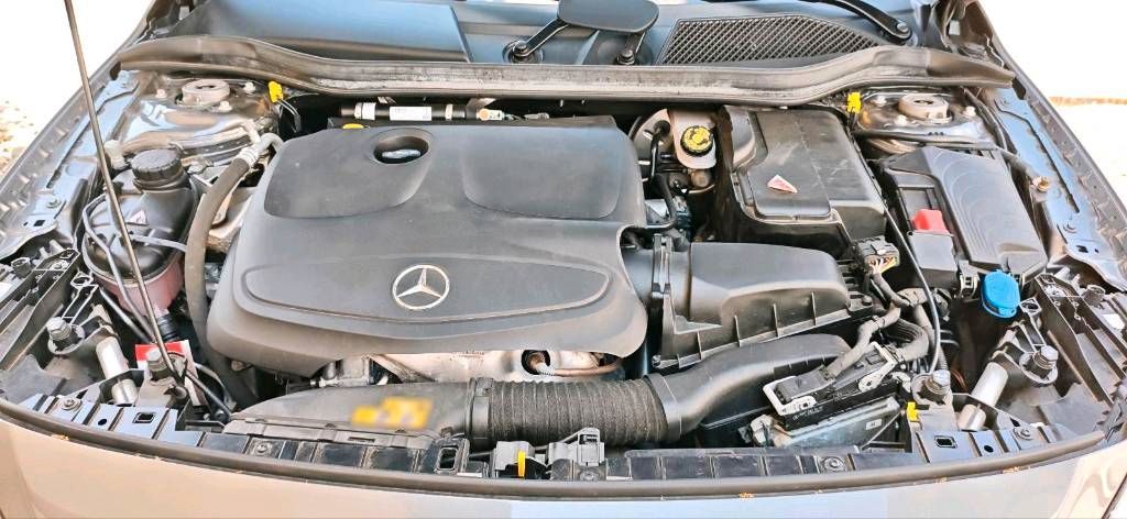 MERCEDES-BENZ GLA 220 4MATIC, 2.0Liter, 184PS