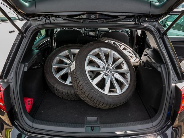 Volkswagen Golf VII GTI Performance BMT Navi Winterräder