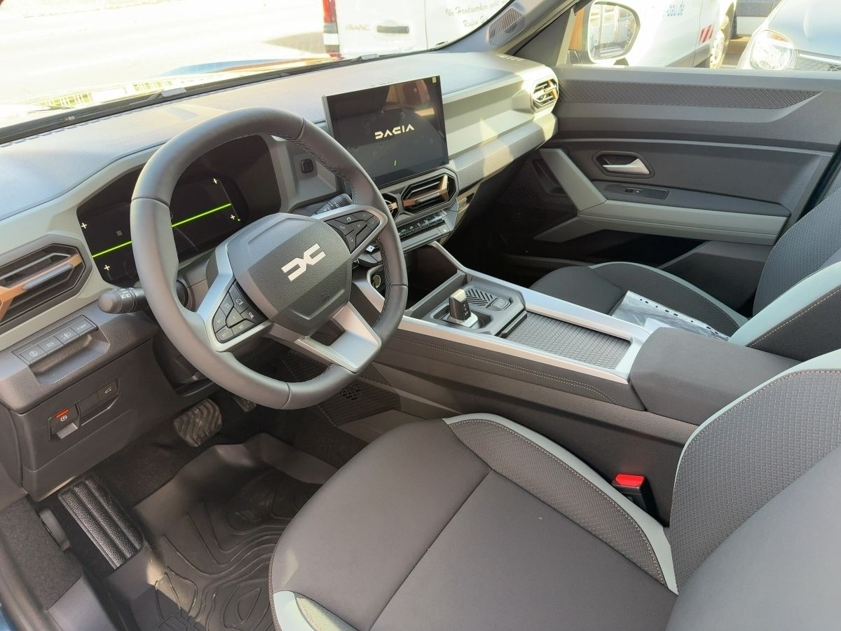 Fahrzeugabbildung Dacia Bigster Extreme HYBRID 155 el. Heckkl. SHZ