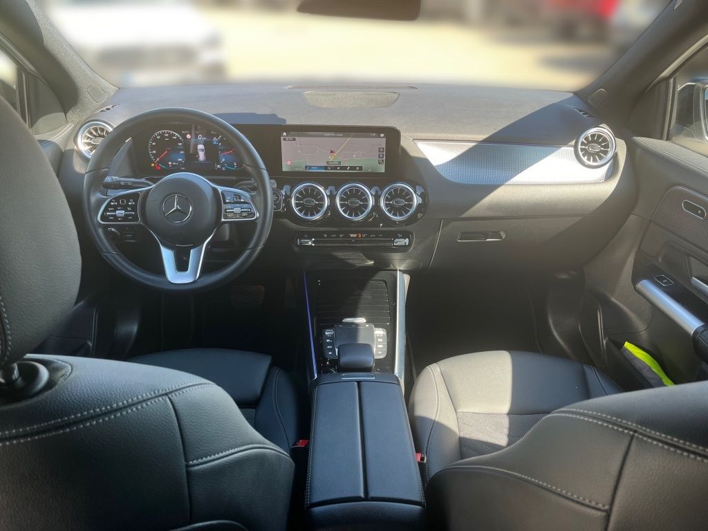 Fahrzeugabbildung Mercedes-Benz GLA 200 Progressive Night AHK LED SHZ Ambie. KAM