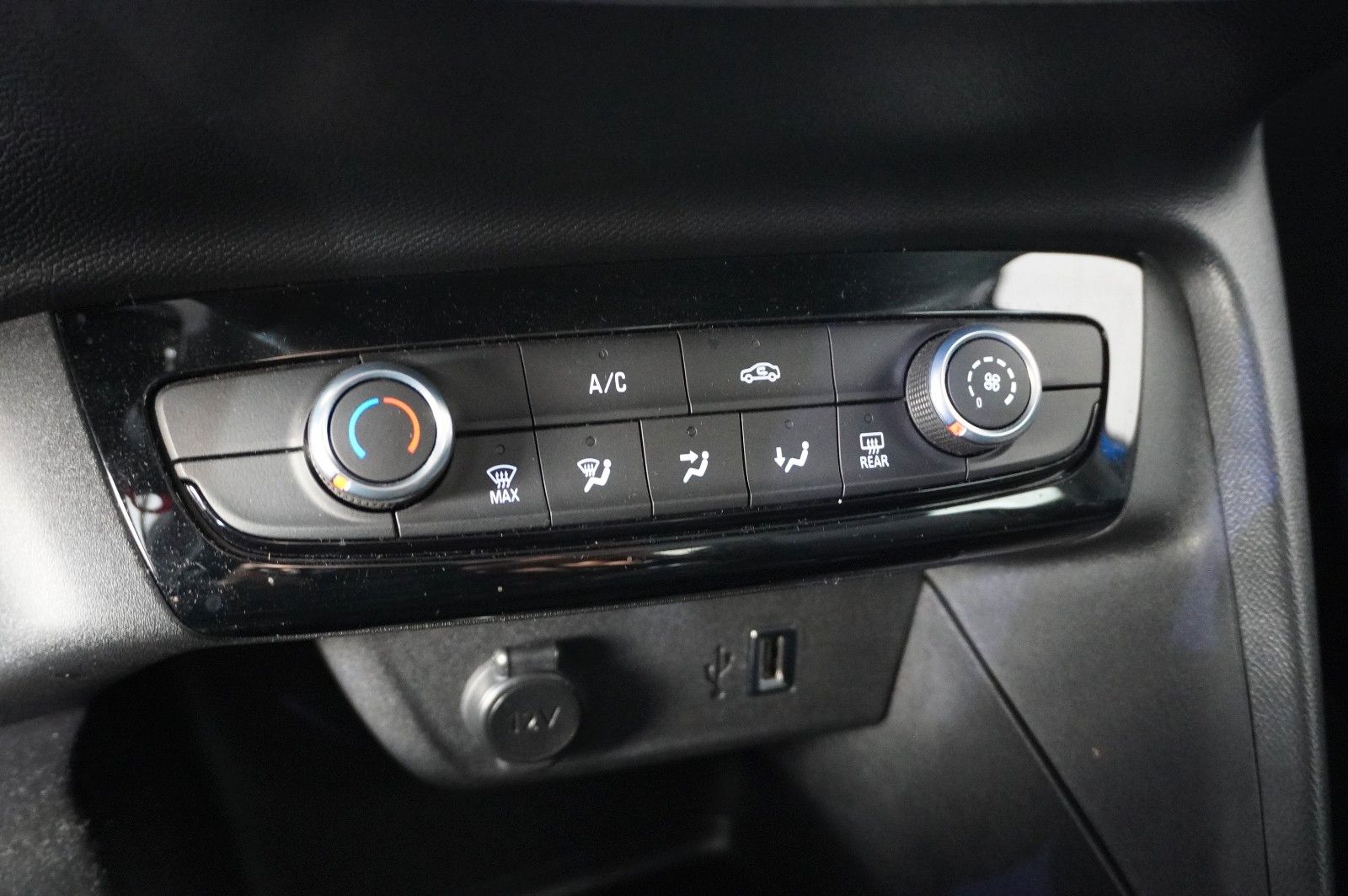 Fahrzeugabbildung Opel Corsa F 1.2 EDITION NAVI/KAMERA/TEMP./PDC/DAB+