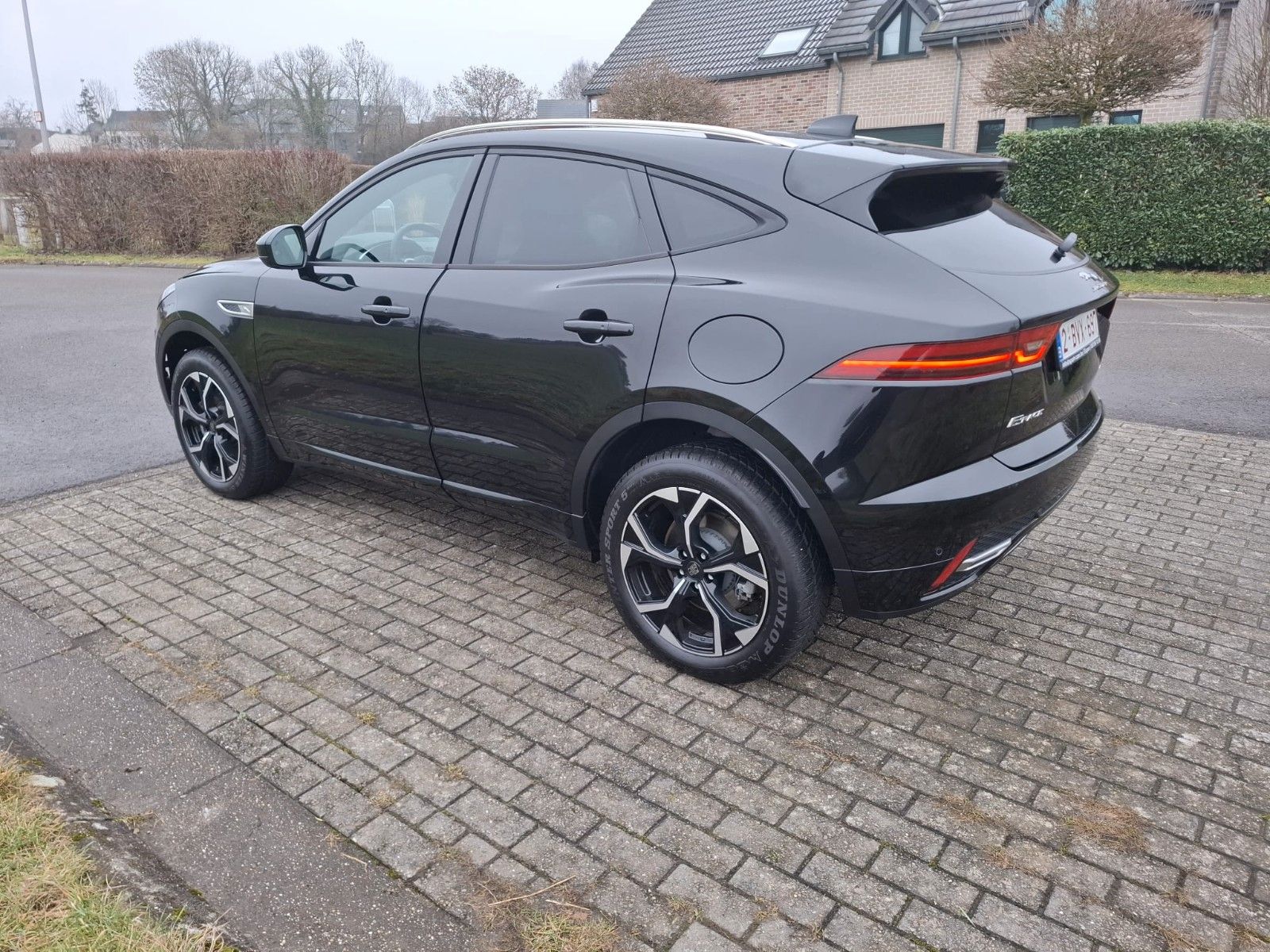 Jaguar E-Pace P300 R-DYNAMIC BLACK AWD Auto imagem 3