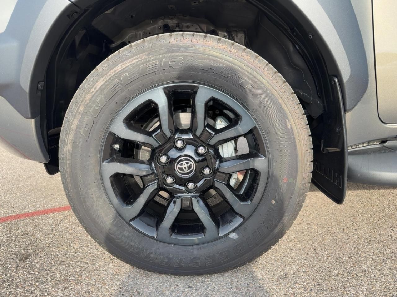 Fahrzeugabbildung Toyota Hilux 2,8 Double Cab Invincible 4x4*JBL+AHK+WKR*