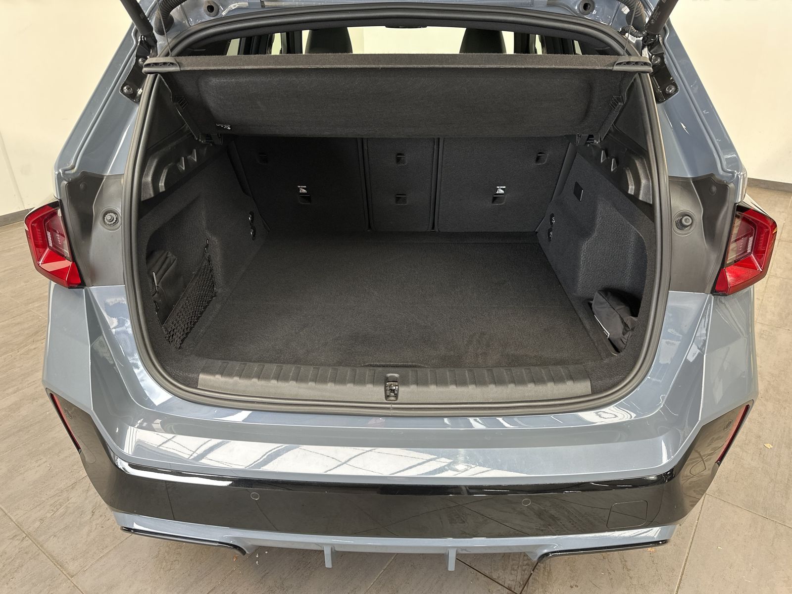 Fahrzeugabbildung BMW iX1 xDrive30 M-Sport NAV+LED+ACC+KAMERA+PANO+SHZ