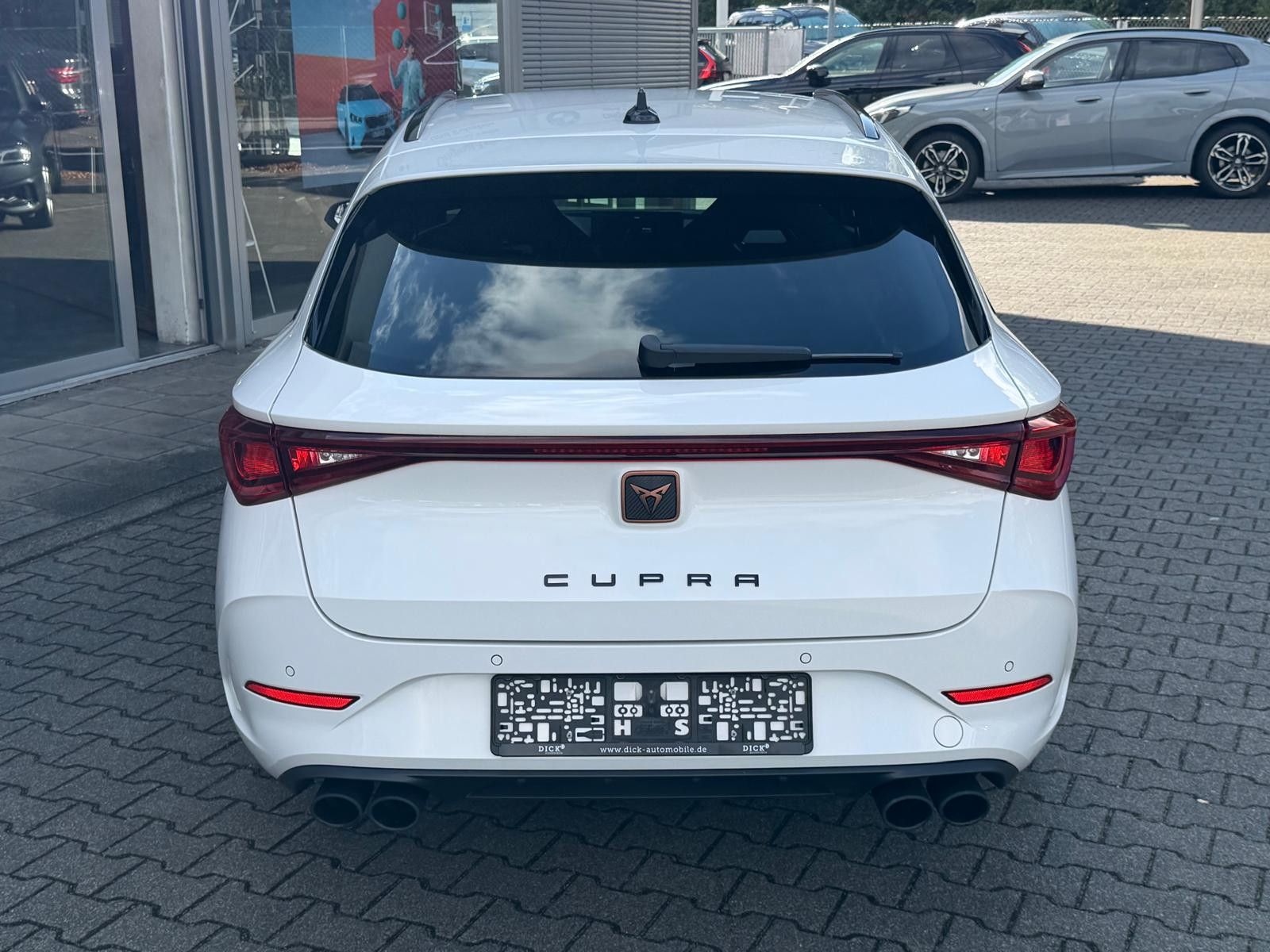 Fahrzeugabbildung CUPRA Leon 2.0 TSI VZ >VIRTU+LED+NAVI+PDC+DAB+19"+