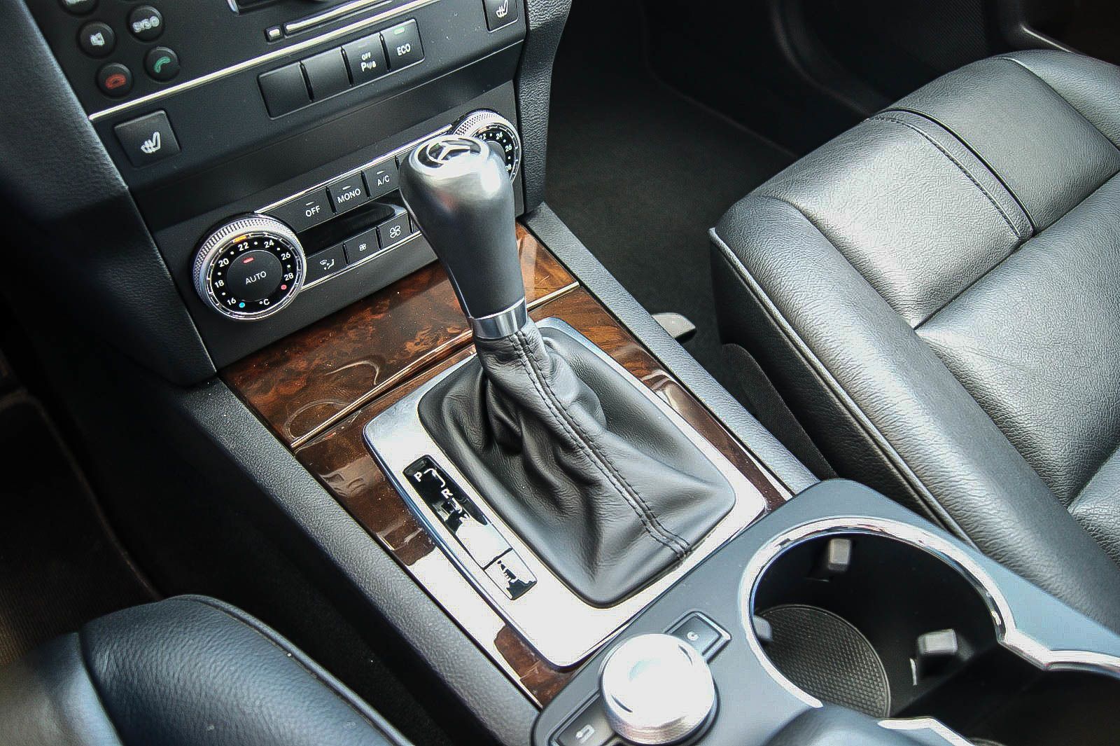 Fahrzeugabbildung Mercedes-Benz GLK 350 4-Matic PANORAMA COMAND 37.700km 1.HAND