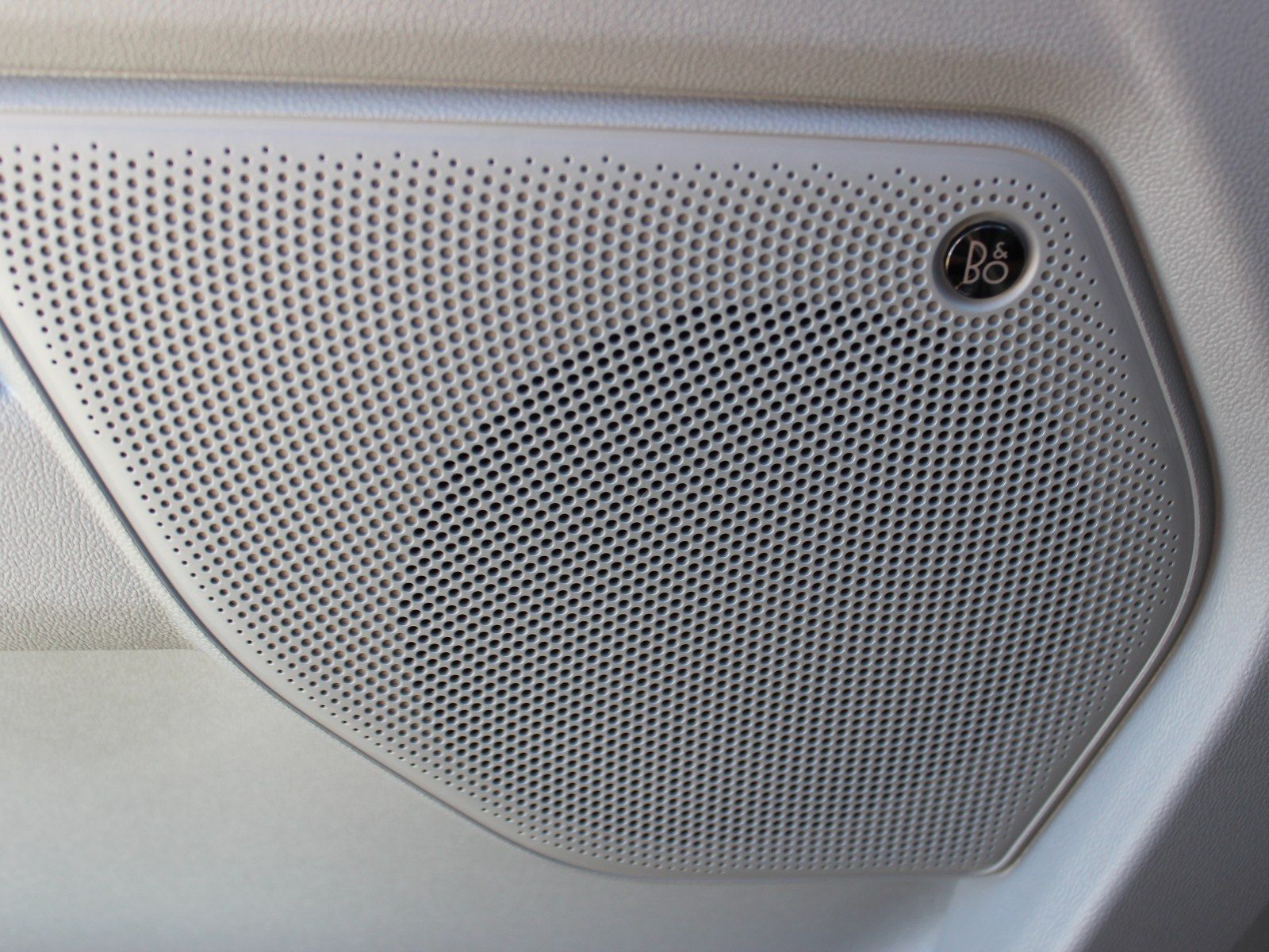 Fahrzeugabbildung Ford Tourneo Custom 320 L1 Tourneo Titanium FWD