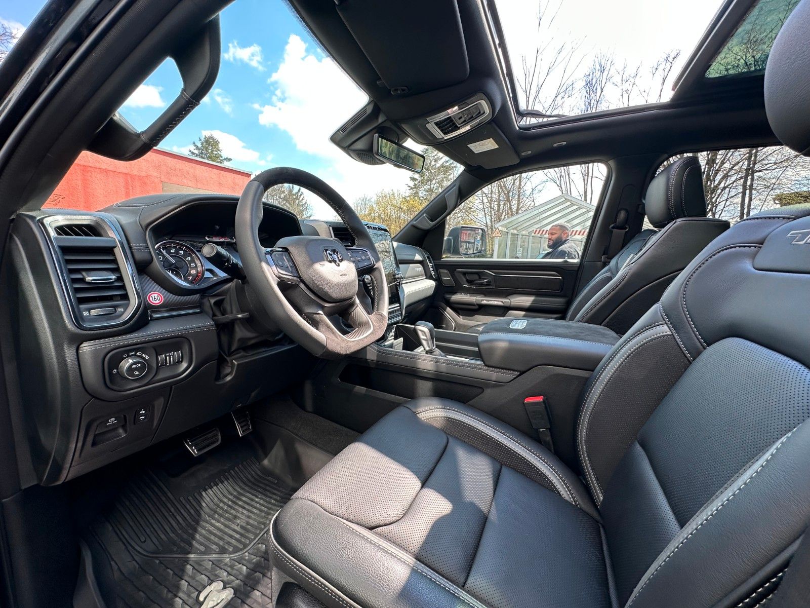 Fahrzeugabbildung Dodge RAM 1500 TRX 6.2 V8 *KOMPR."V-Max"24 Zoll*Bügel