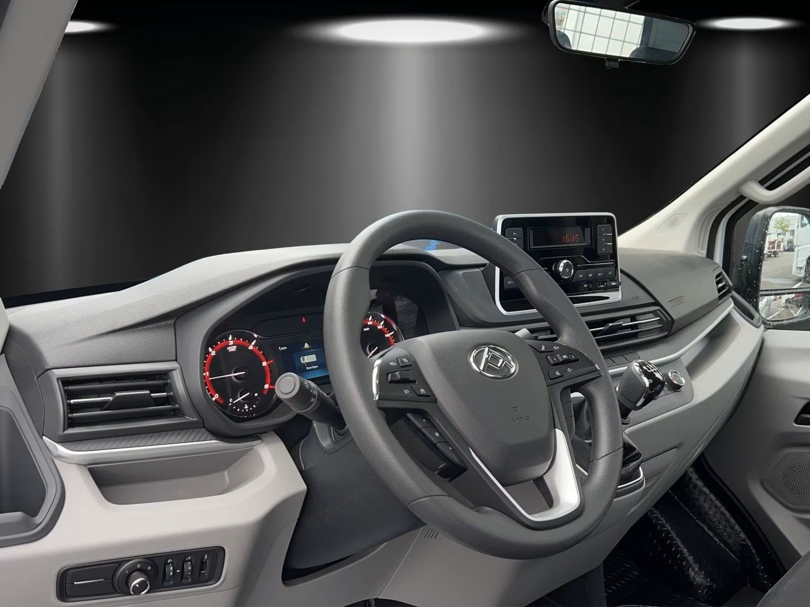 Fahrzeugabbildung Maxus eDeliver 9 Chassis Cab L3 N1 65 kWh