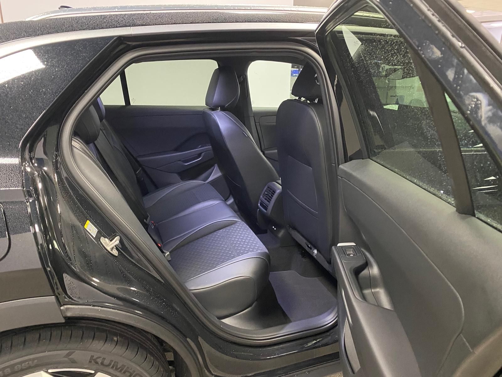Fahrzeugabbildung Volkswagen T-Roc 1.5 eTSI R-Line NEUES MODELL AHK+ACC+KAMER
