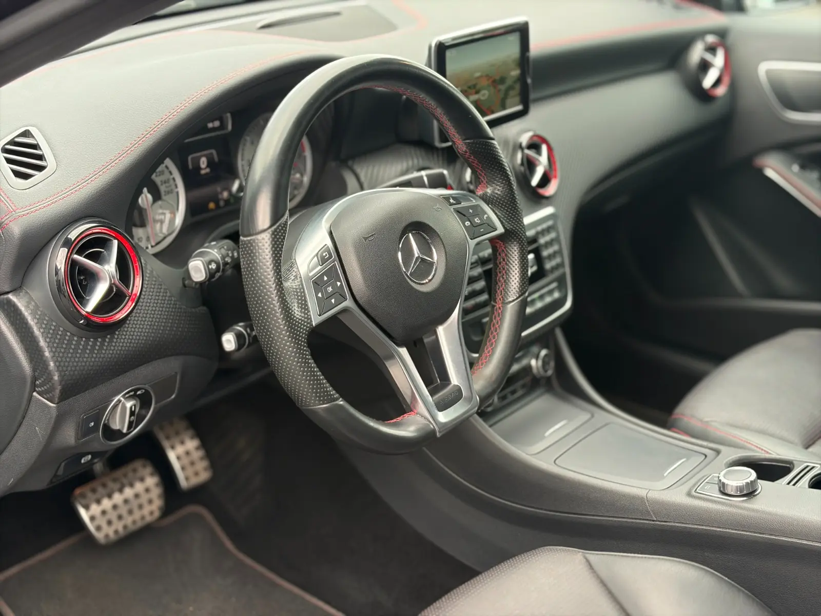 Mercedes-Benz A 250 AMG-Sport BlueEfficiency*Navi*Xenon*Kamera