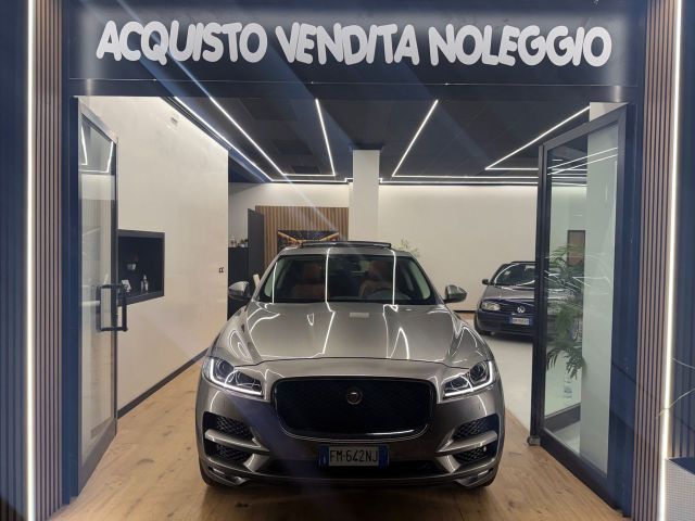 JAGUAR F-Pace