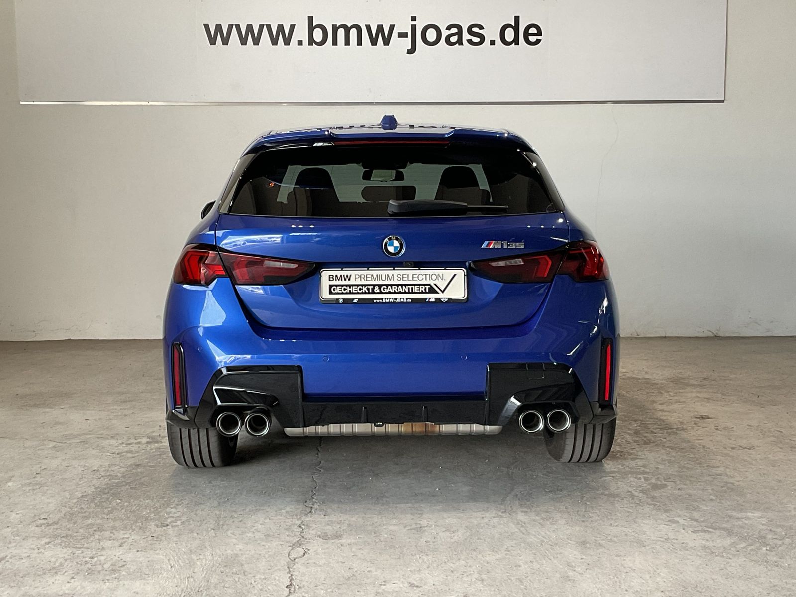 Fahrzeugabbildung BMW M135 xDrive Head-Up M Sportsitze AHK