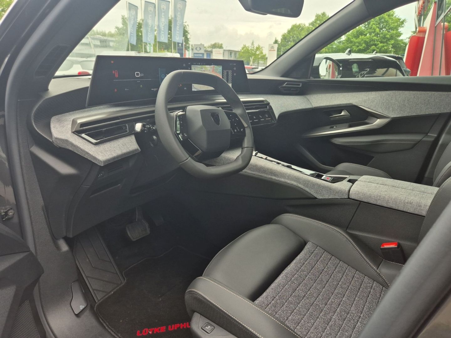 Fahrzeugabbildung Peugeot 5008 Allure HYBRID 145 e-DSC6 Navi LED CarPlay