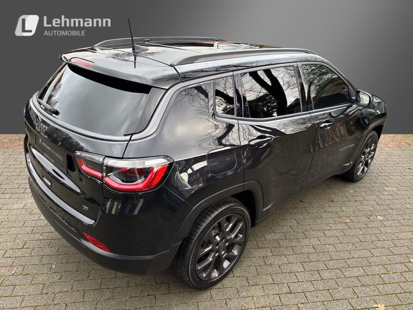 Fahrzeugabbildung Jeep Compass S FWD 1.3 MultiAir -Leder - Panoramadach