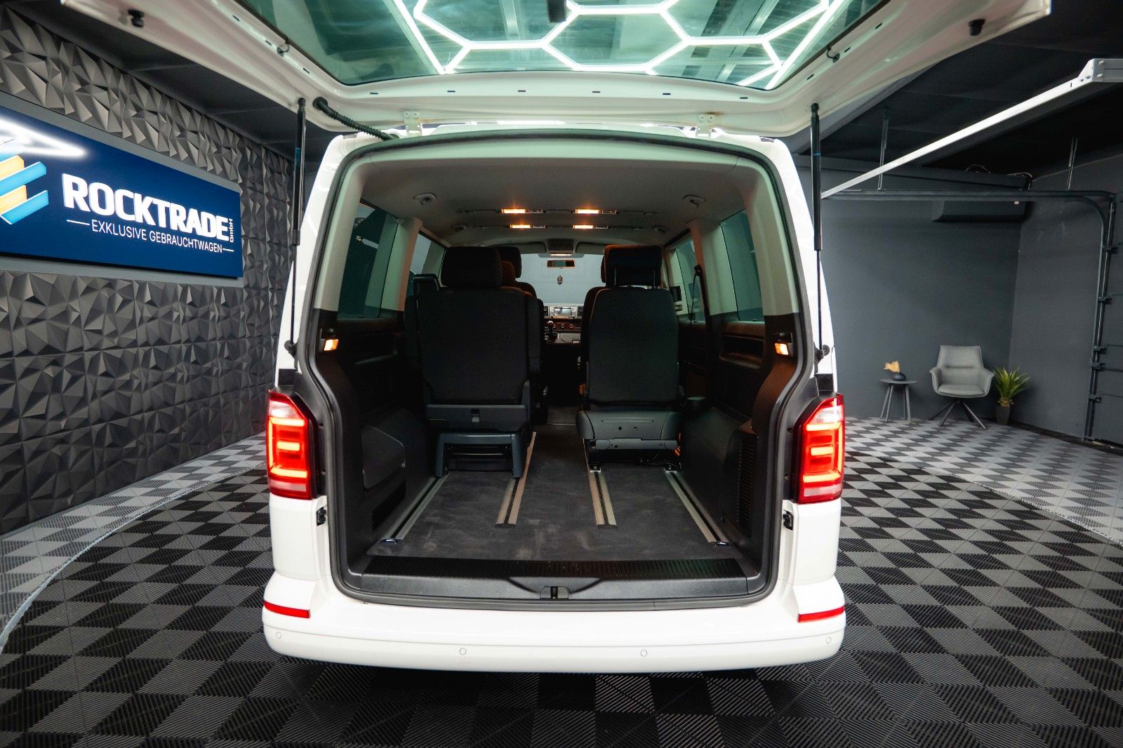 Fahrzeugabbildung Volkswagen T6 Multivan 2.0 TSI Behindertenumbau *LED*ACC*