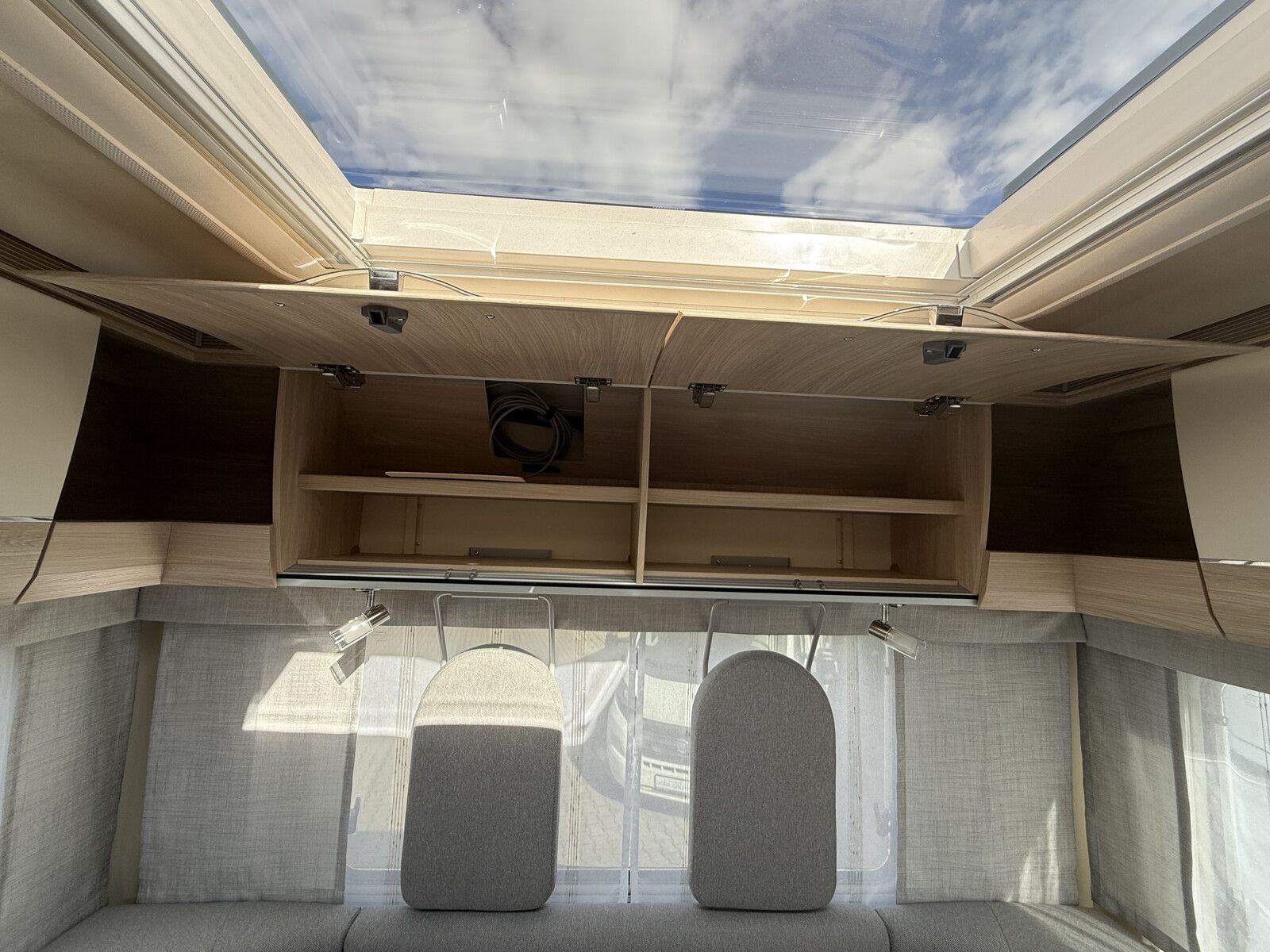 Fahrzeugabbildung Eura Mobil Activa One AO 650 HS Travel Pakete, Automatik