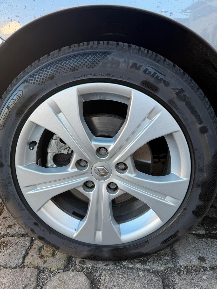 Renault Megane 2011 — photo 10