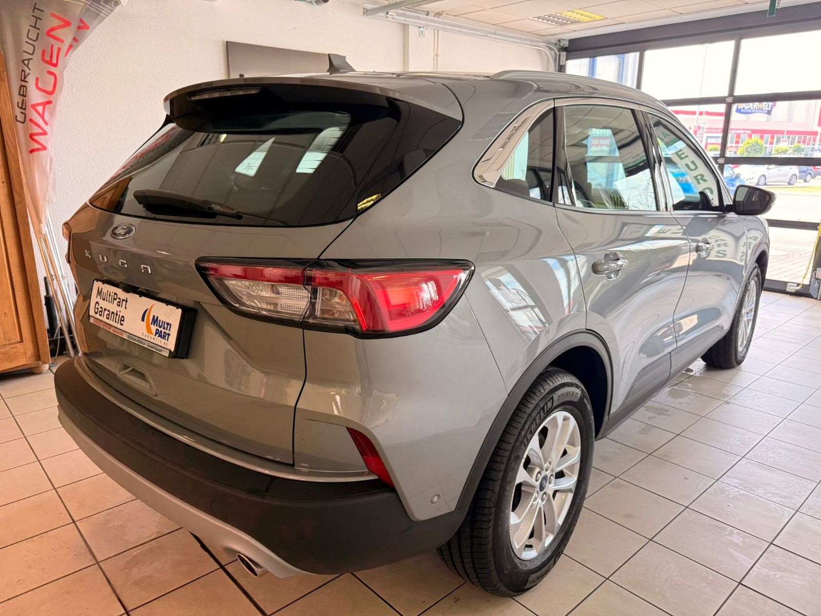 Fahrzeugabbildung Ford Kuga Titanium / NAVI / KAMERA / GEPFLEGT