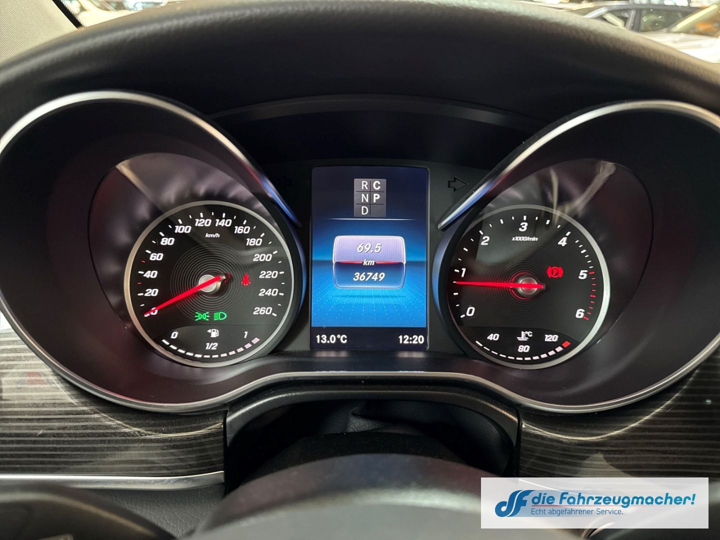 Fahrzeugabbildung Mercedes-Benz V 300 d EDITION extralang Sportpaket AHK-abnehmb