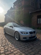 BMW 325i Coupé (e92) - BMW 325: E92 325i