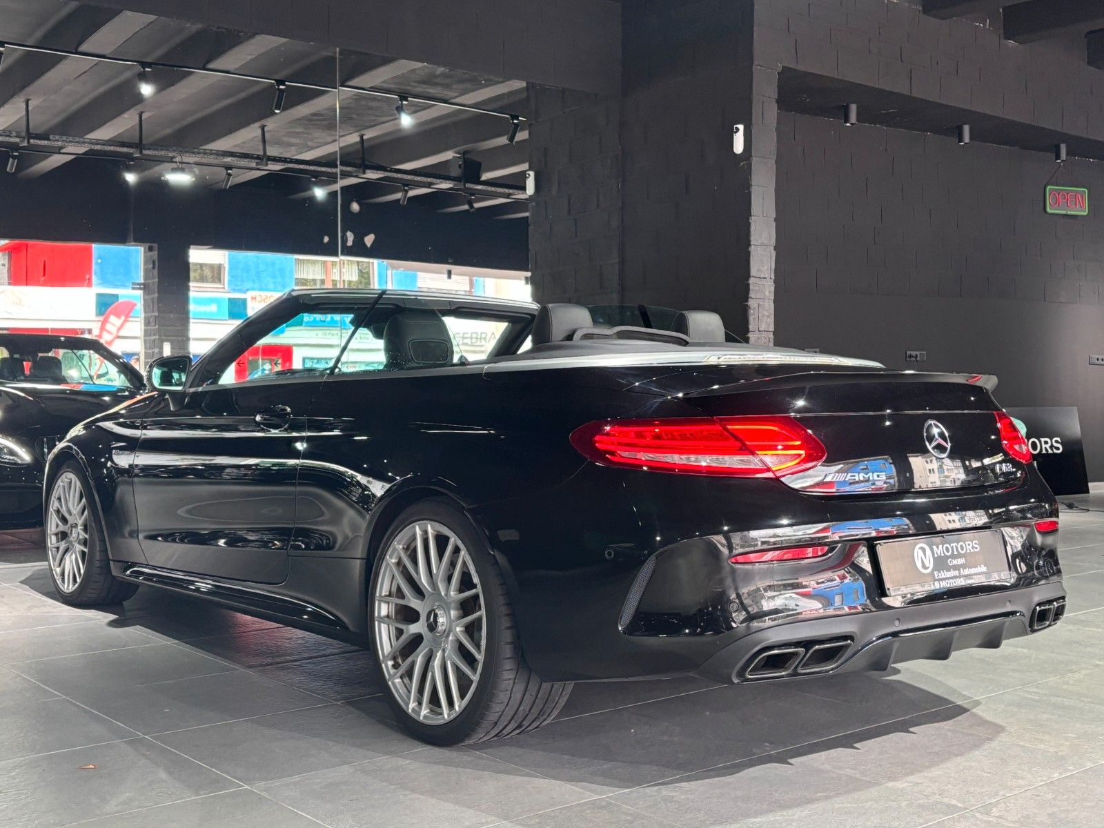 Fahrzeugabbildung Mercedes-Benz C 63 AMG Cabrio*Burmester*Ambiente*HUD*S-Auspuff