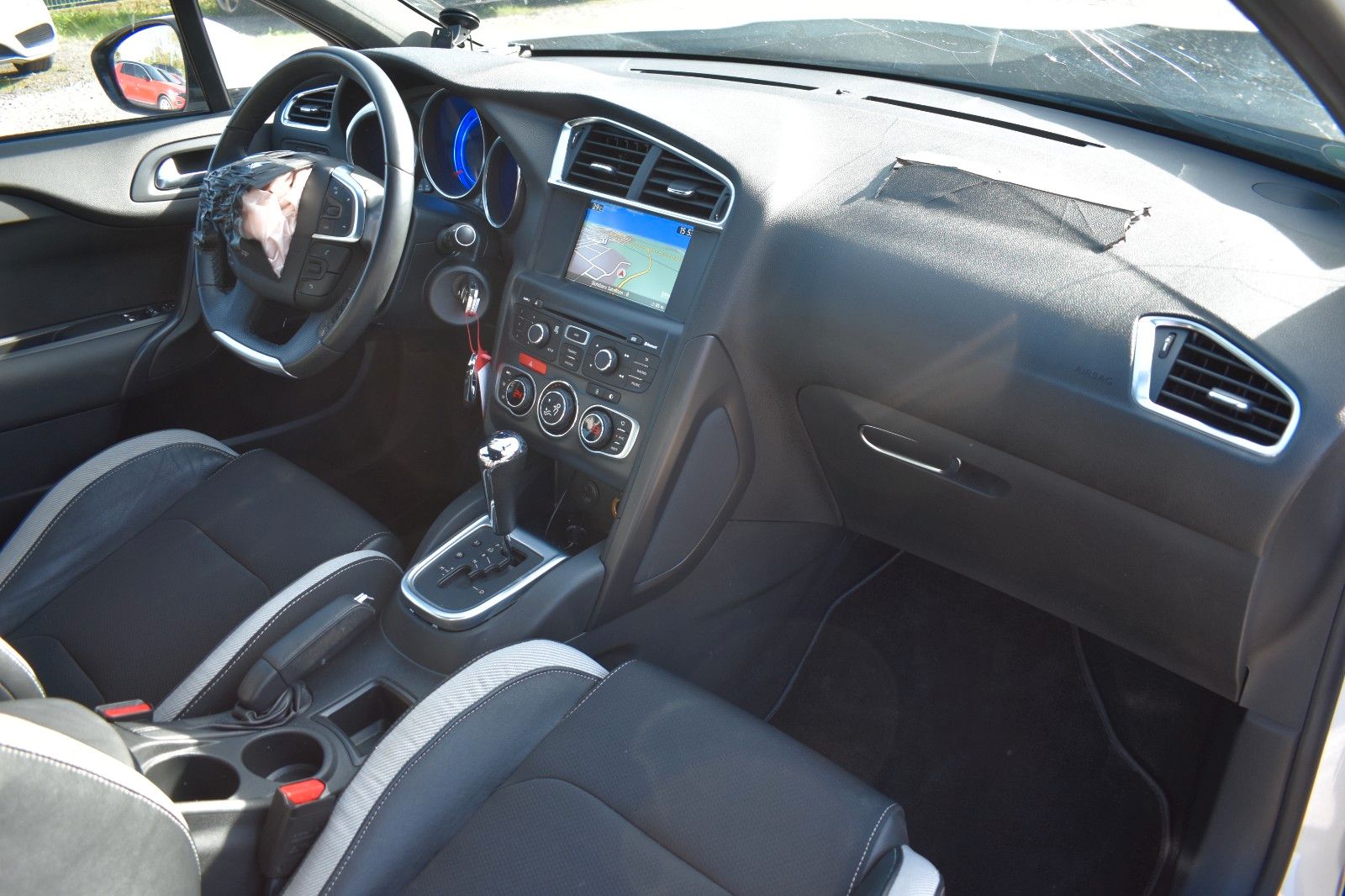 Fahrzeugabbildung Citroën DS4 SoChic