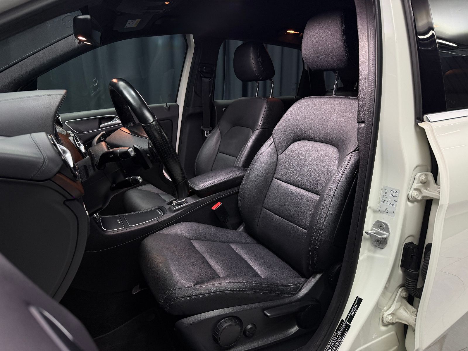 Fahrzeugabbildung Mercedes-Benz B 220 CDI |AUTOMATIK|NAVI|RF-CAM|LEDER