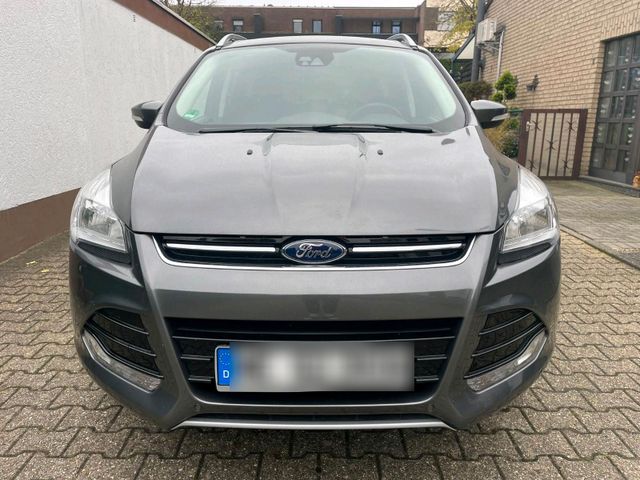 Ford kuga 1,6 Benziner 1Hand neu TÜV