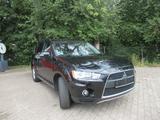 Mitsubishi Outlander Instyle 4WD - Mitsubishi Outlander aus 2011 mit Diesel-Antrieb
