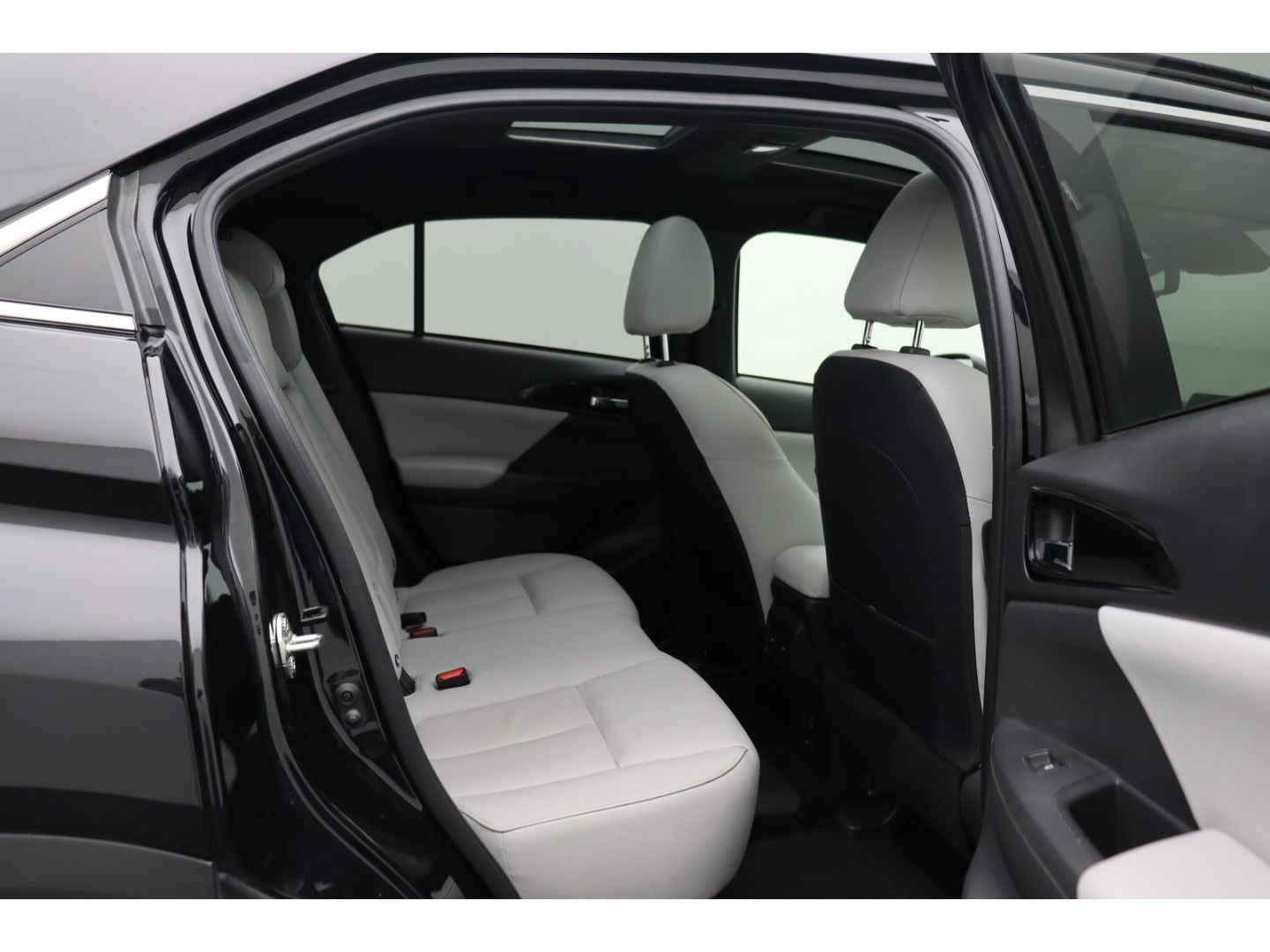Fahrzeugabbildung Mitsubishi Eclipse Cross Top Hybrid 4WD ACC Pano Schiebedac