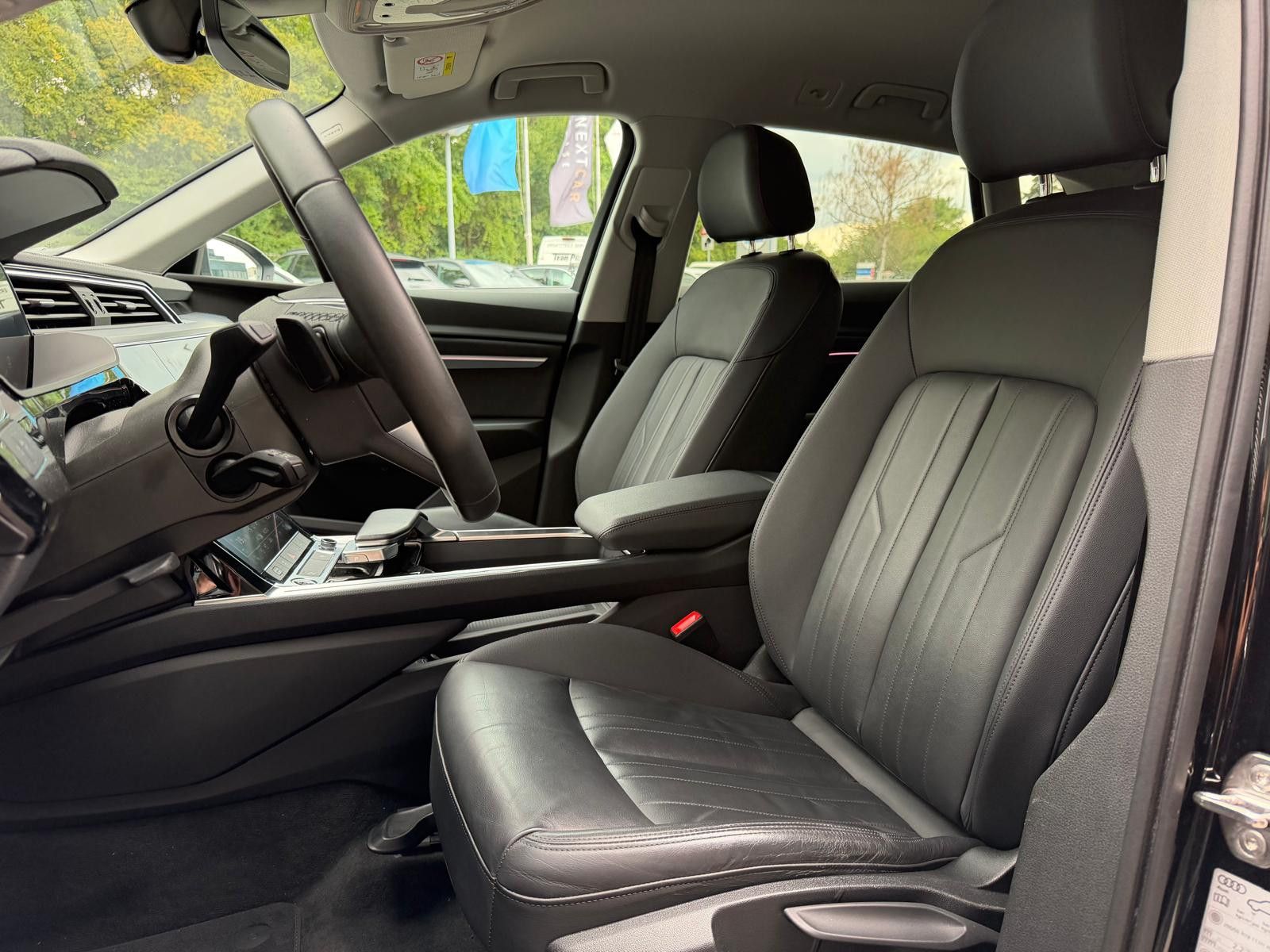 Fahrzeugabbildung Audi e-tron 55 QUATT S LINE LUFT+LED+SHZ+KAM+B&O+21"