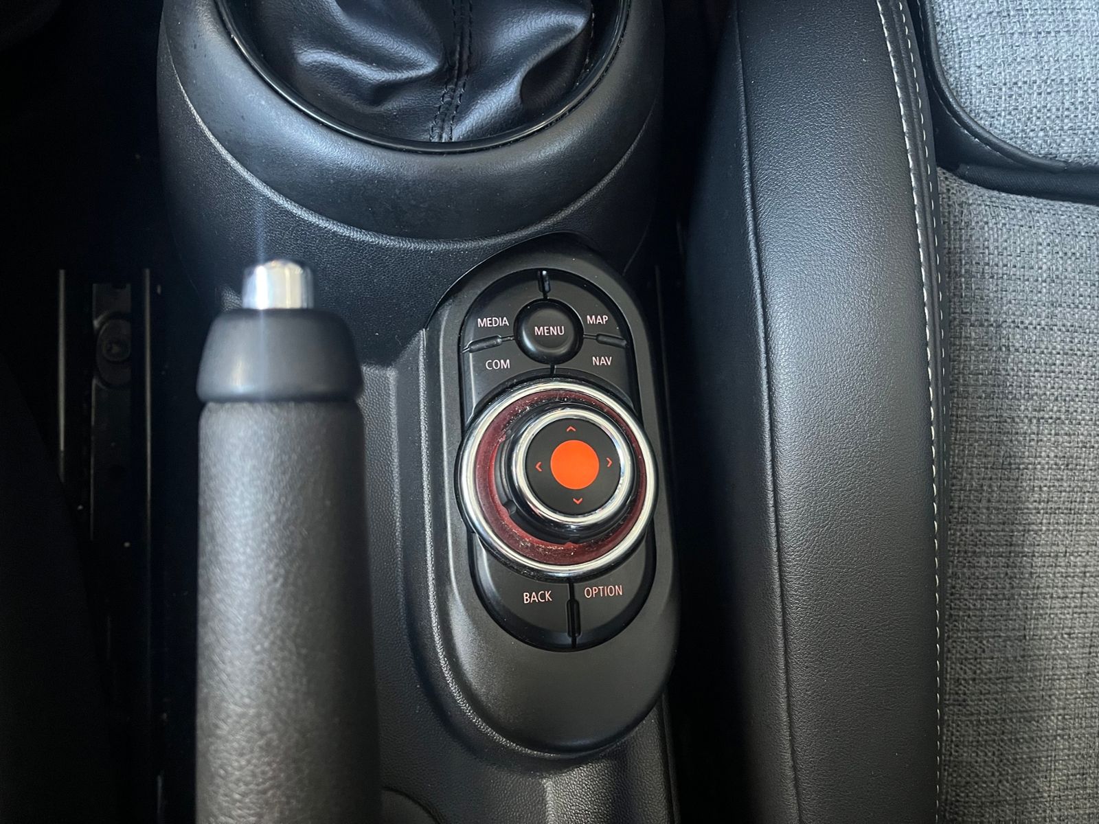 Fahrzeugabbildung MINI Cabrio Cooper S Chili LED NAVI ALU