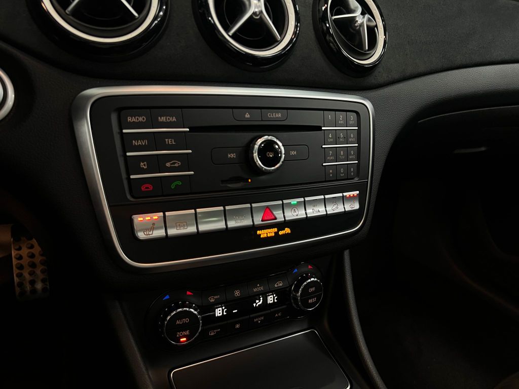 Mercedes-Benz GLA 250 4Matic 7G*AMG*LED*PANO*COMAND*KAMERA*