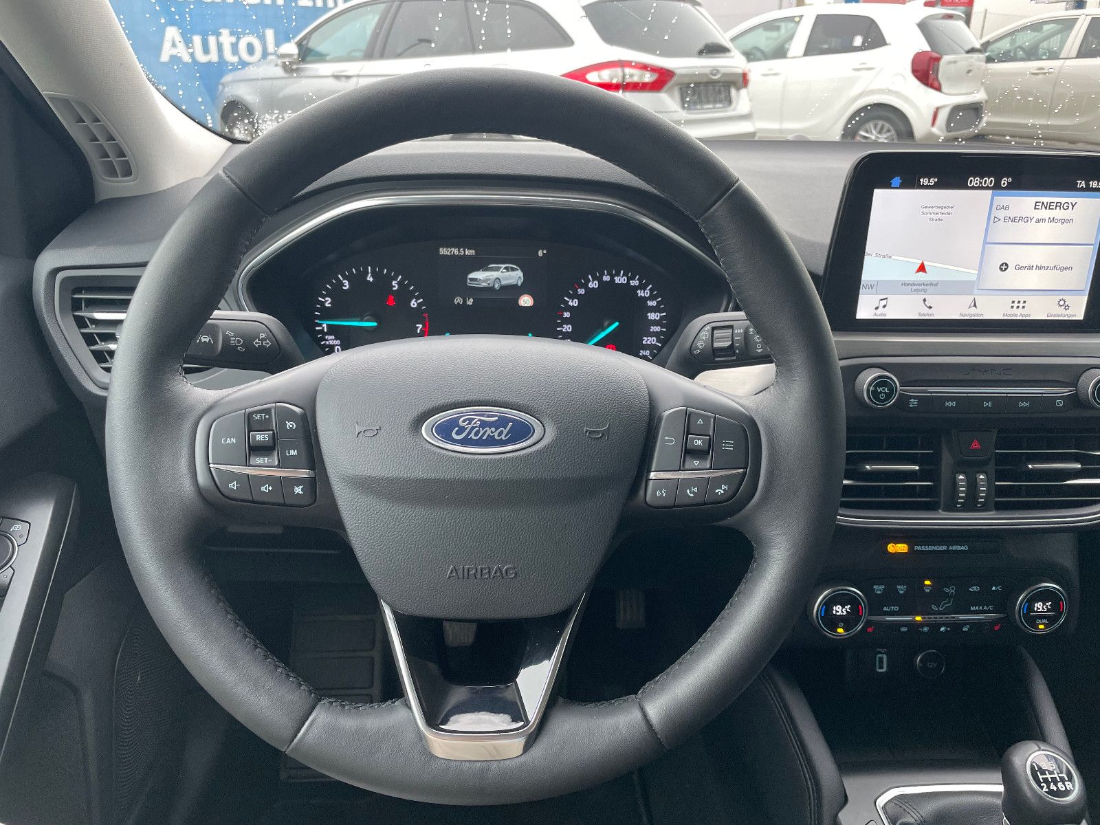Fahrzeugabbildung Ford Focus Titanium LED, Winterpaket, Verkehrszeiche.