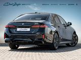 BMW 520d xDrive Lim M-Sport ACC PANO Sitzlüft H&K 36 - BMW 520 in Freiburg