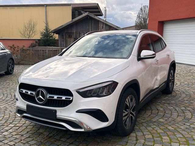 Mercedes-Benz GLA 180