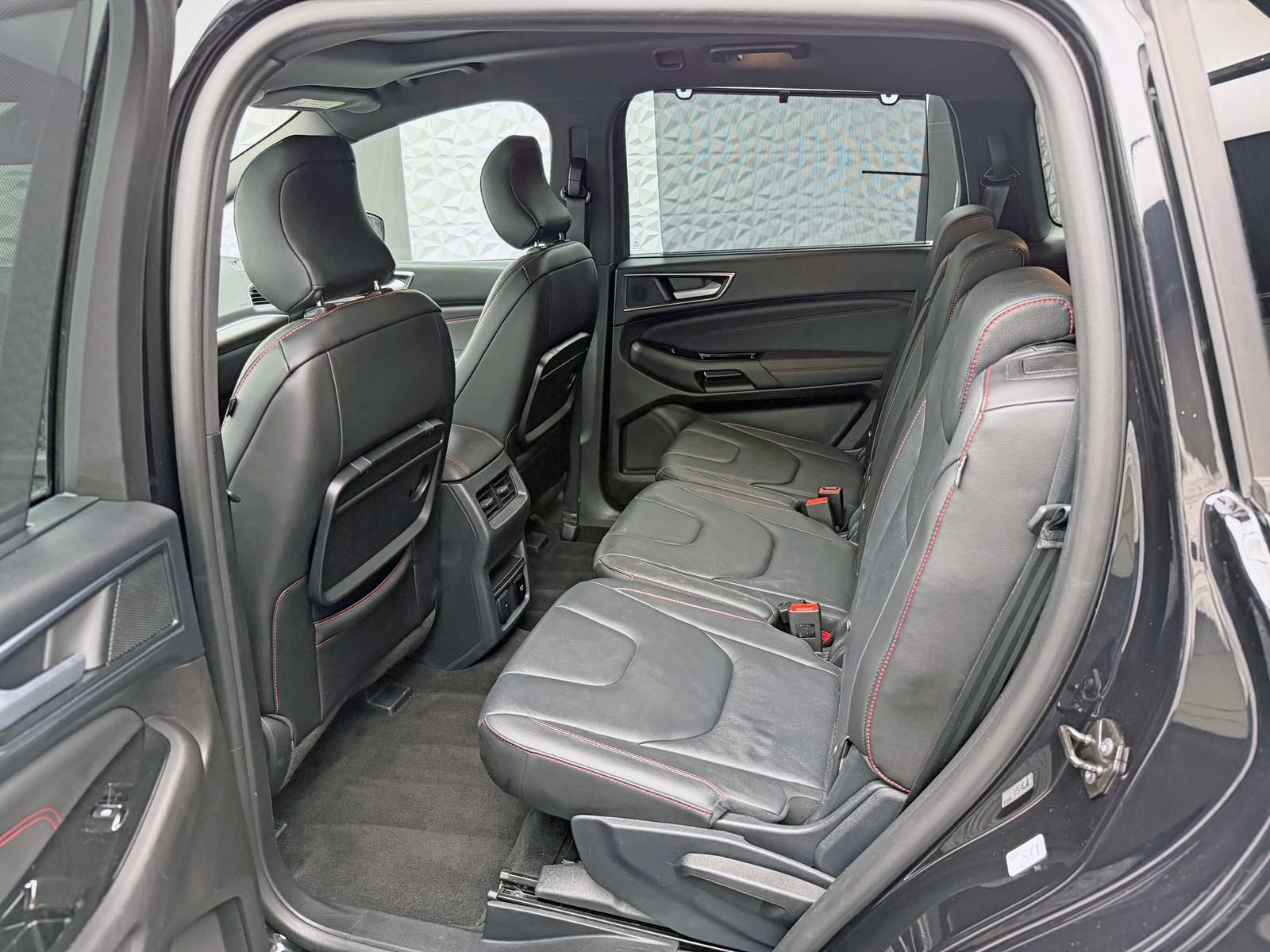 Fahrzeugabbildung Ford S-MAX ST-LINE 2.0 AWD 4x4/7-SITZER/ACC/AHK/R-CAM