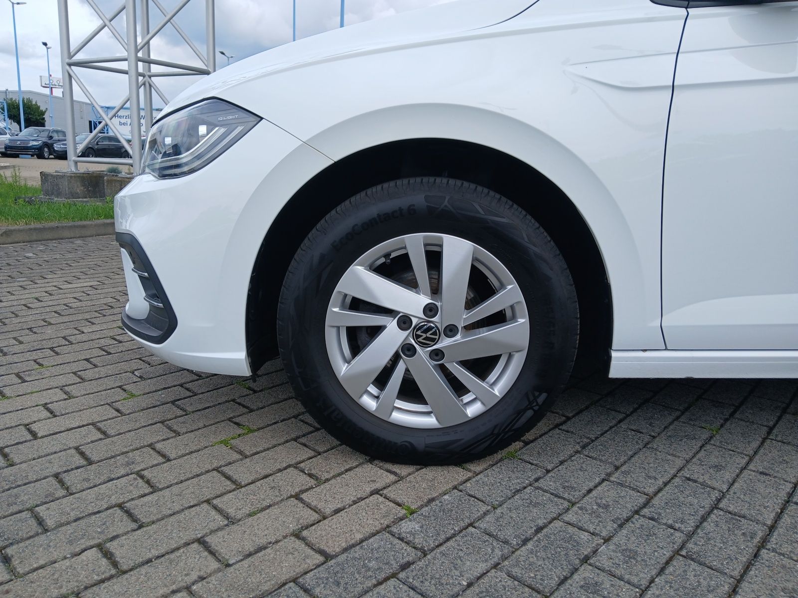 Fahrzeugabbildung Volkswagen Polo TSI Style Matrix Navi AID ACC PDC SH LM