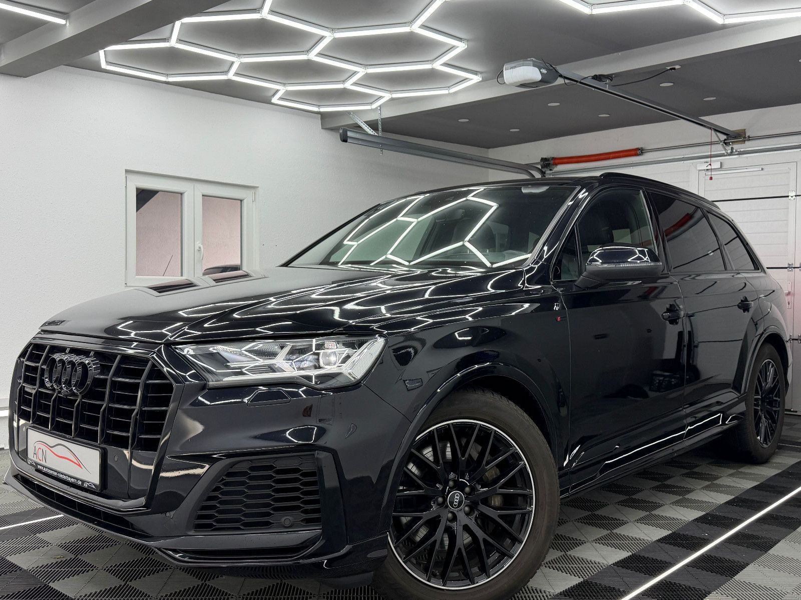 Fahrzeugabbildung Audi Q7 50 TDI Quattro S LINE/BOSE/MEMORY/HuD/7-SITZE