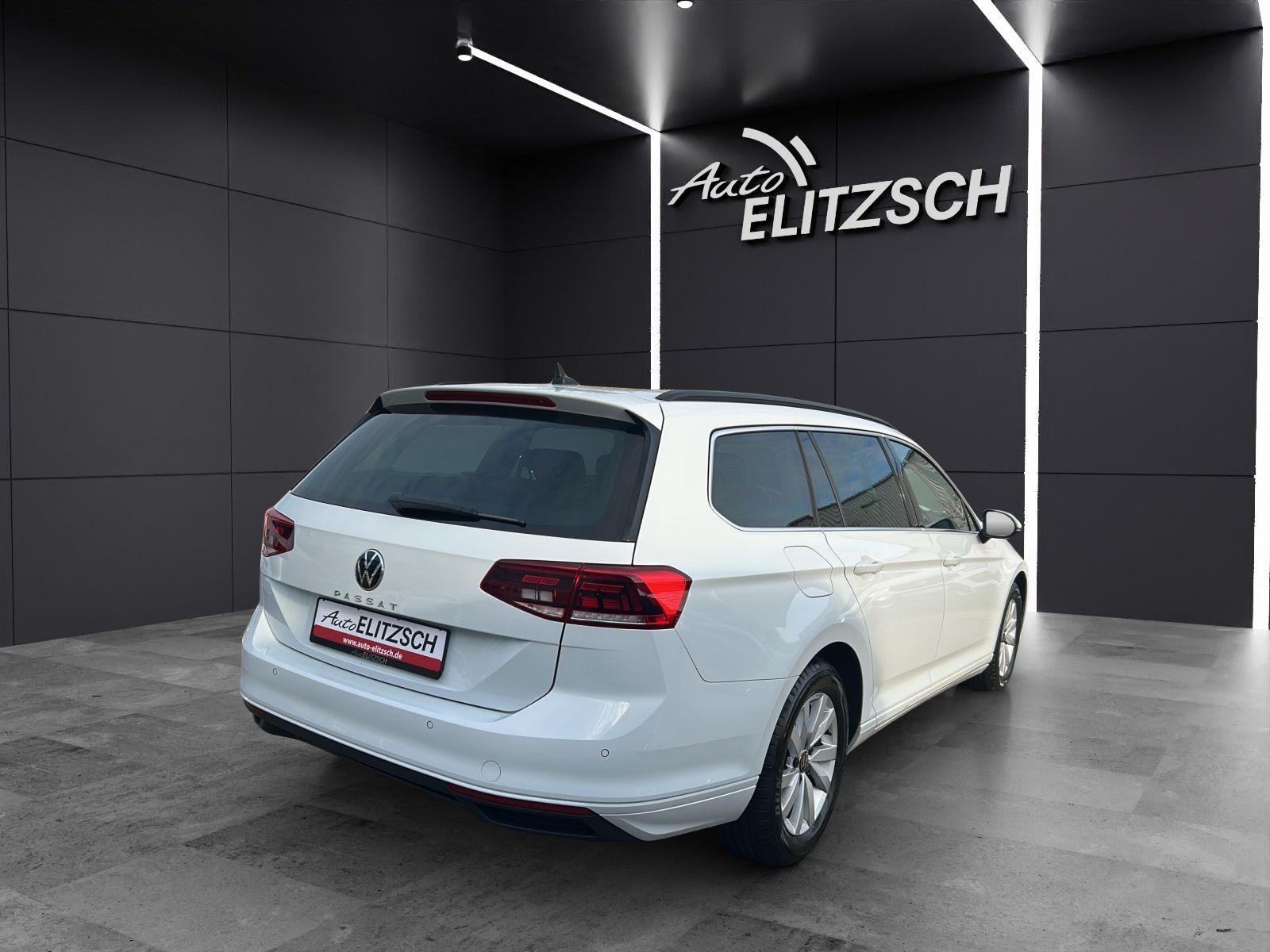 Fahrzeugabbildung Volkswagen Passat Variant Business TDI DSG LED ACC SHZ Rear