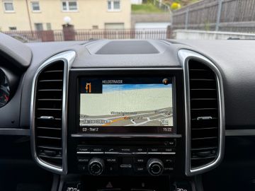 Porsche Cayenne - 8