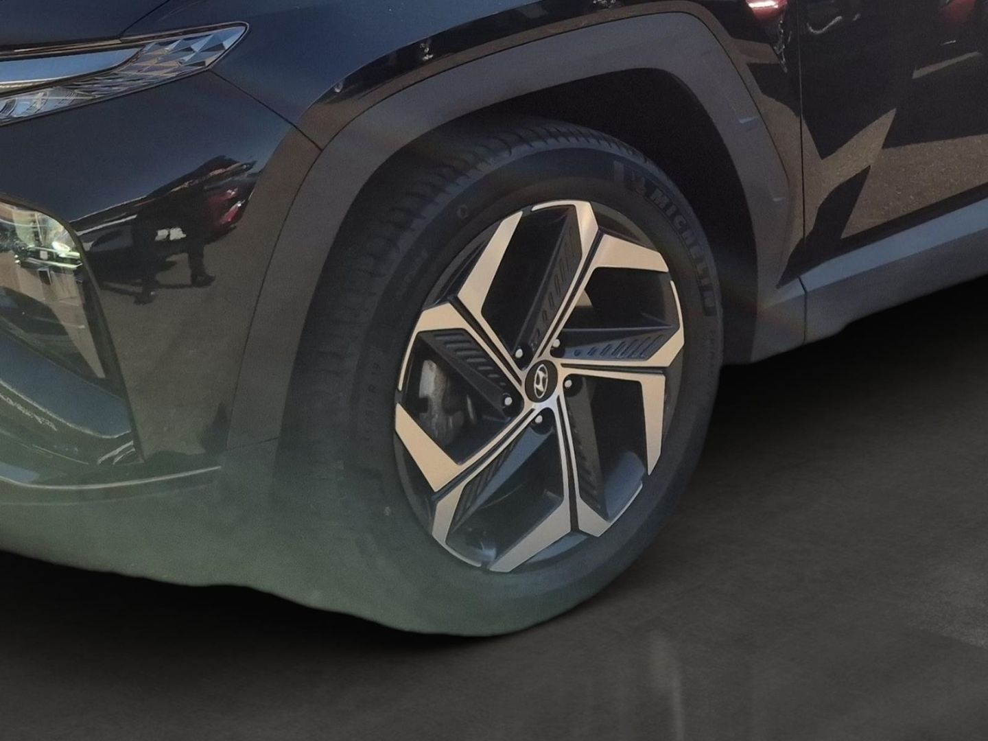Fahrzeugabbildung Hyundai Tucson Prime Hybrid 4WD El. Panodach Navi Leder