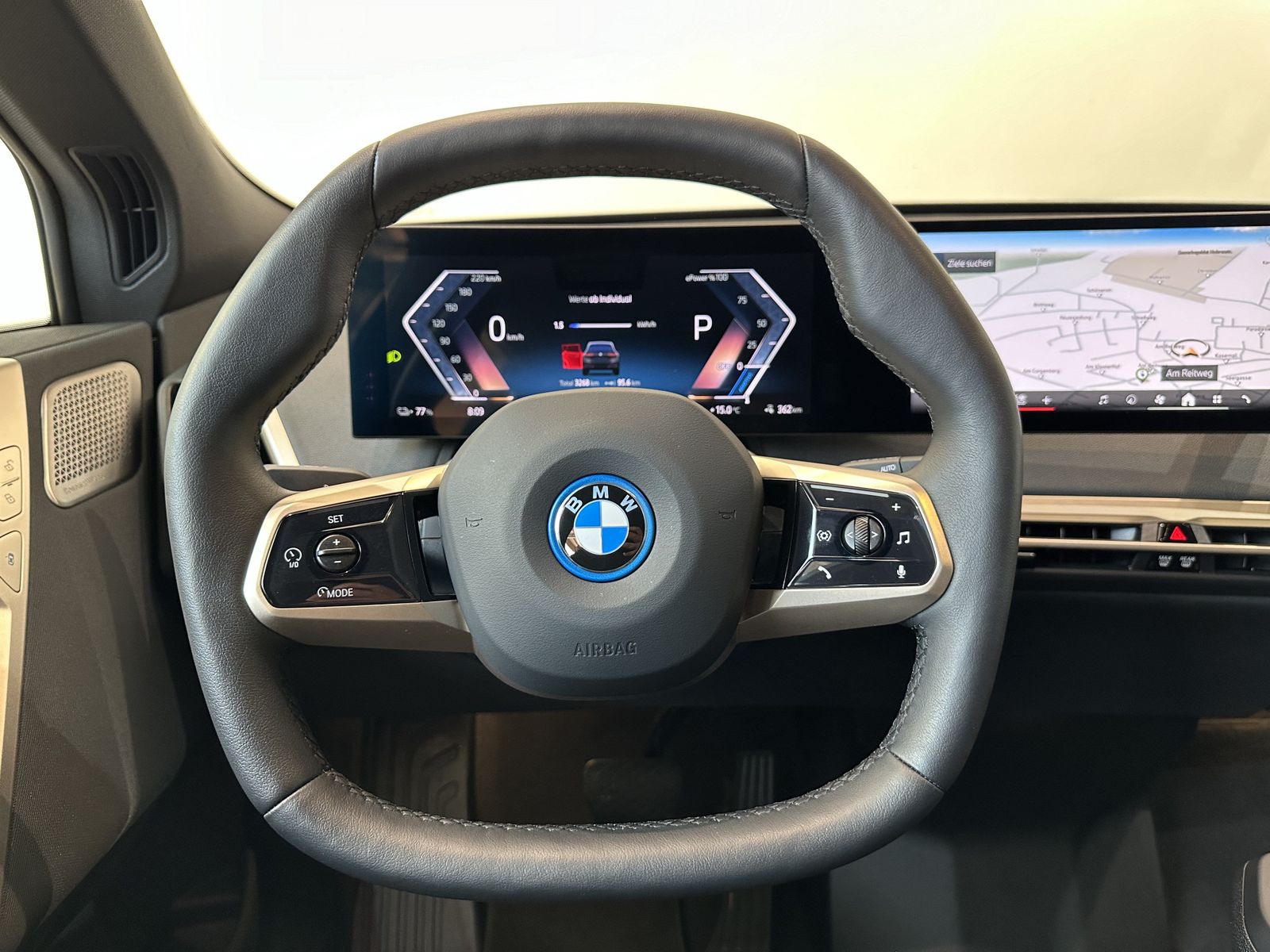 Fahrzeugabbildung BMW iX xDrive50 Panorama Glasdach Sky Lounge B&W Sur