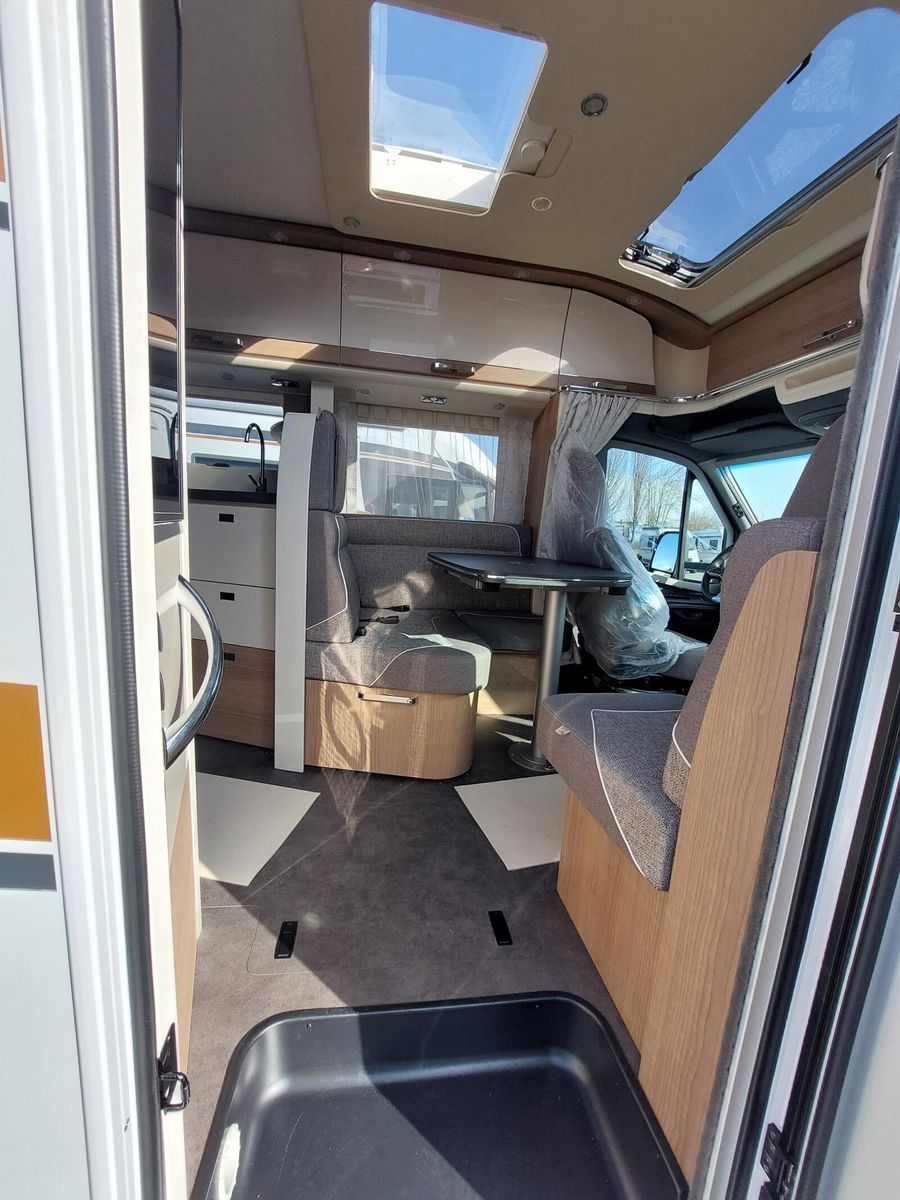 Fahrzeugabbildung Malibu T 450 RB LE lightweight MB TV Markise AKTION