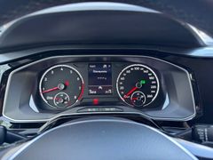 Fahrzeugabbildung Volkswagen Polo VI Highline Sitzh. Navi ACC Kamera. App