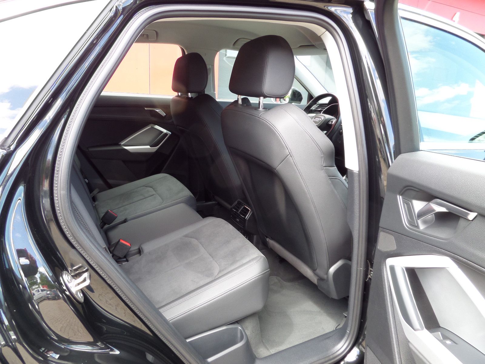 Audi Q3 Sportback 40 TDI quattro S line NAVI-AHK foto 16