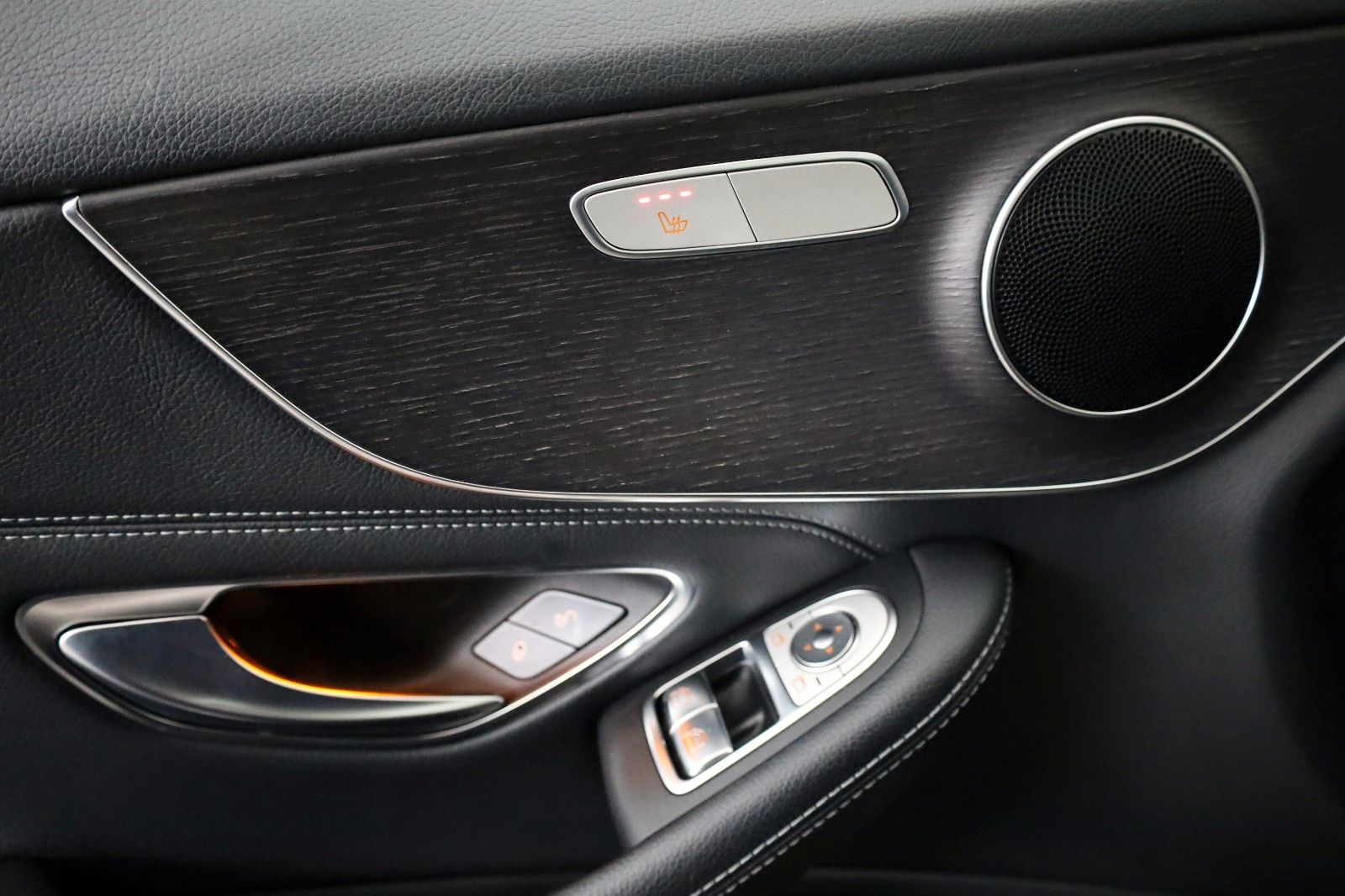 Fahrzeugabbildung Mercedes-Benz C 200 d Coupe, AMG-Line,Navi,Kamera,CarPlay,+WR